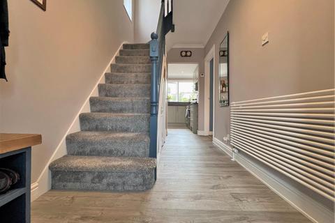 9 Cliffe Way, Warwick, CV34 5JF