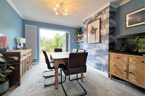 9 Cliffe Way, Warwick, CV34 5JF