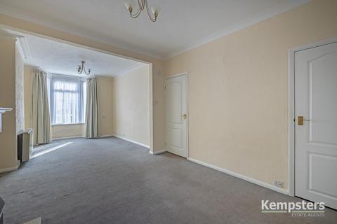 31 Castle Road, Grays, RM17 5YR