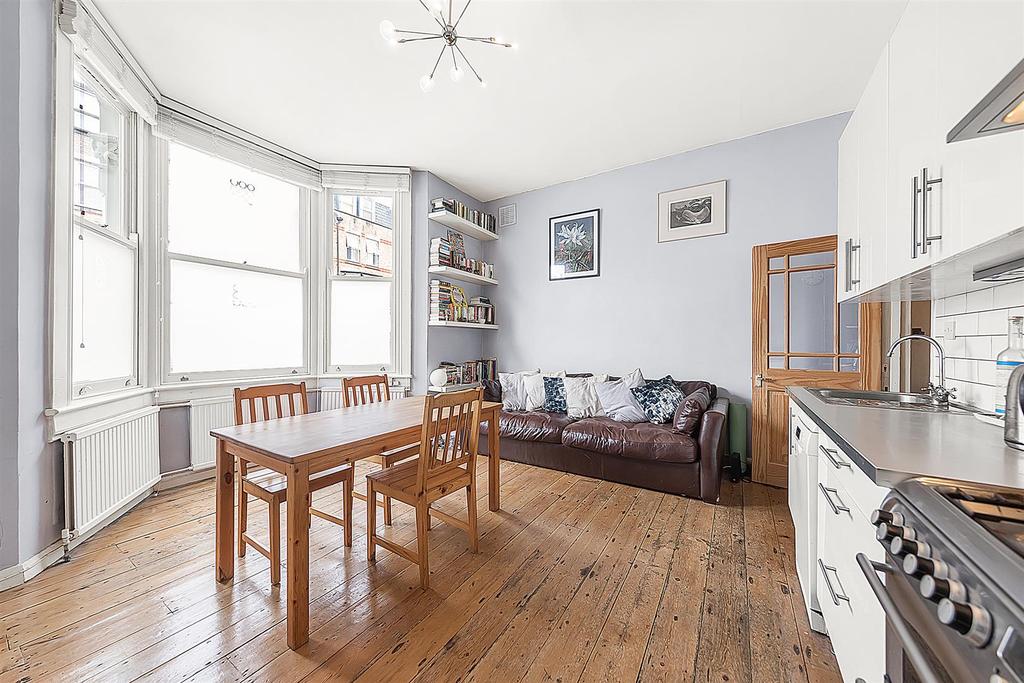 Hayter road, SW2 2 bed flat £1,898 pcm (£438 pw)