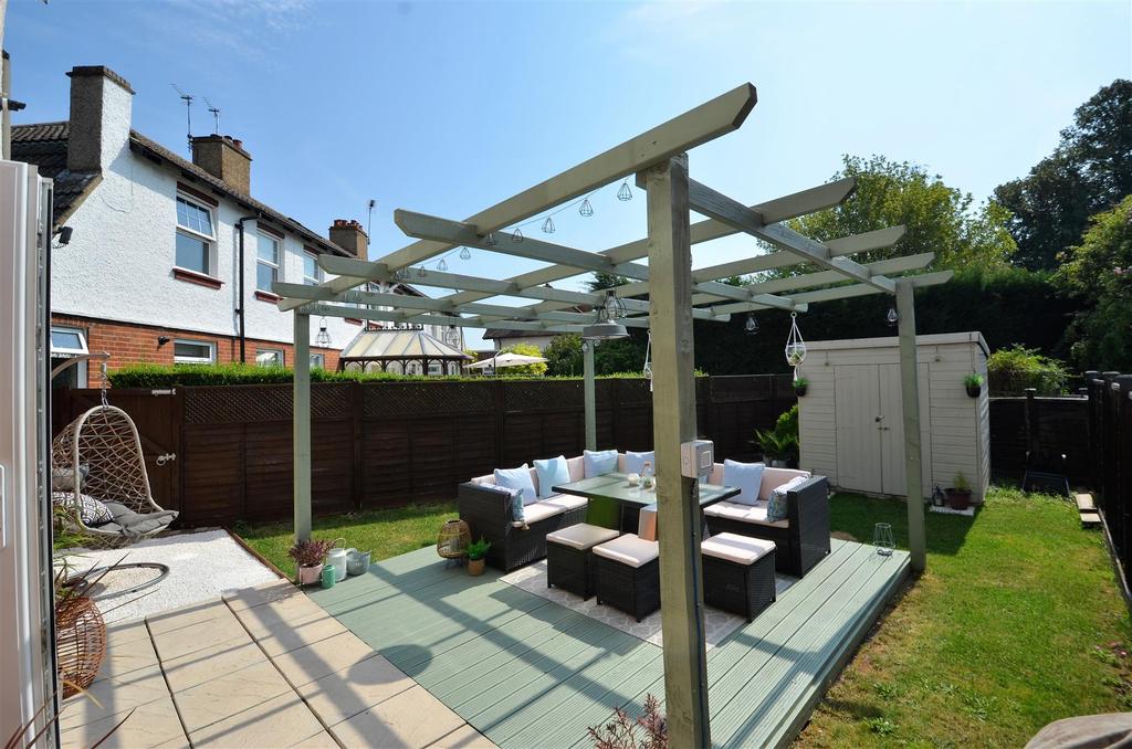 Walton Way, Aylesbury, HP21 3 bed house £360,000