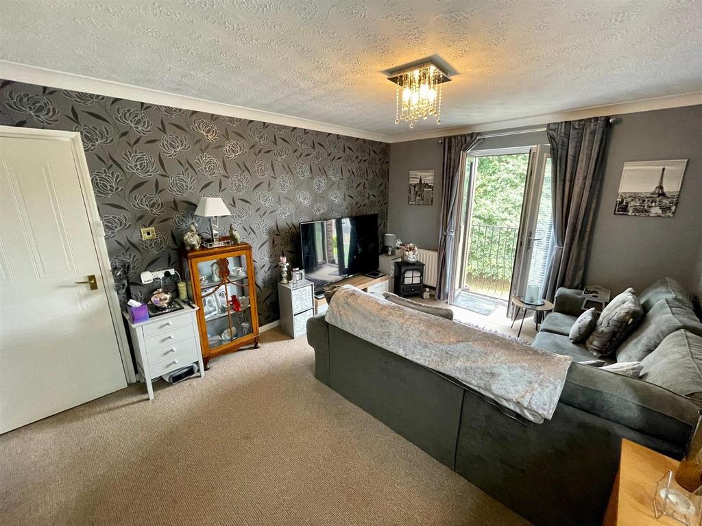 Drummond Way, Macclesfield 2 bed flat for sale £145,750