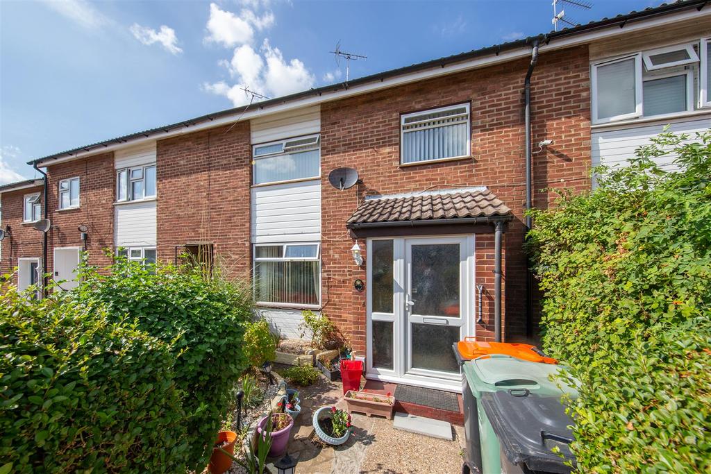 Leaf Road, Houghton Regis, Bedfordshire 3 bed terraced house £280,000