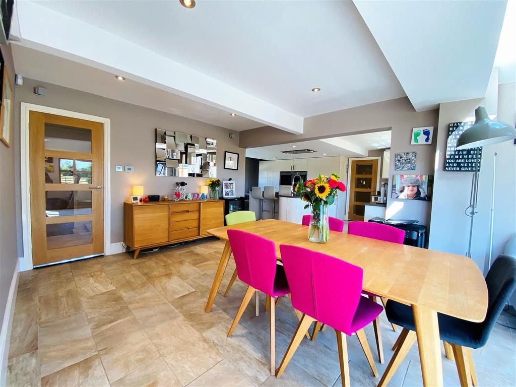 Living/Dining Area