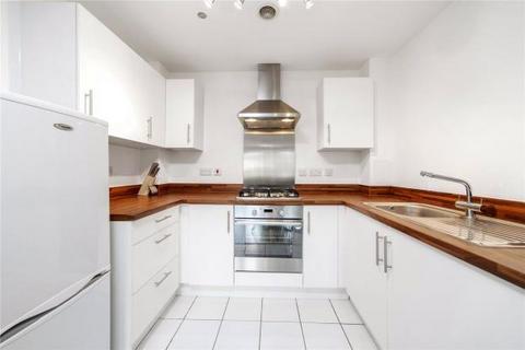 1 bedroom flat for sale, Annabel Close, London, E14