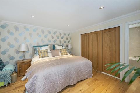 Hartland The Green, Peters Green, Luton, LU2 9QL