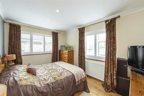 Hartland The Green, Peters Green, Luton, LU2 9QL