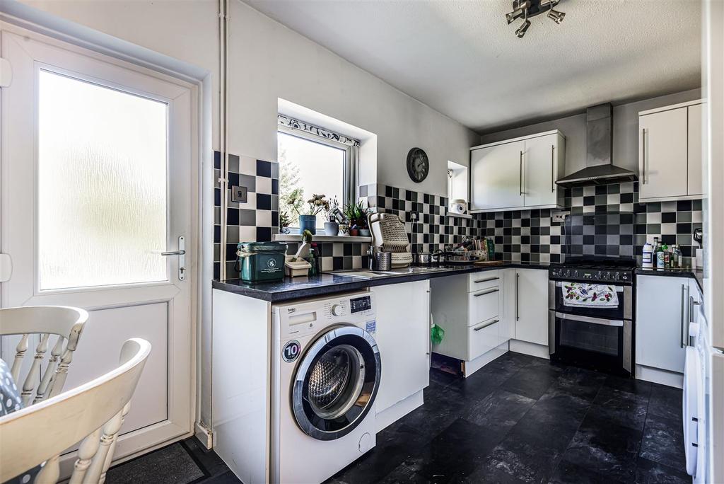 Eigen Crescent, Mayhill, Swansea 3 bed terraced house £110,000