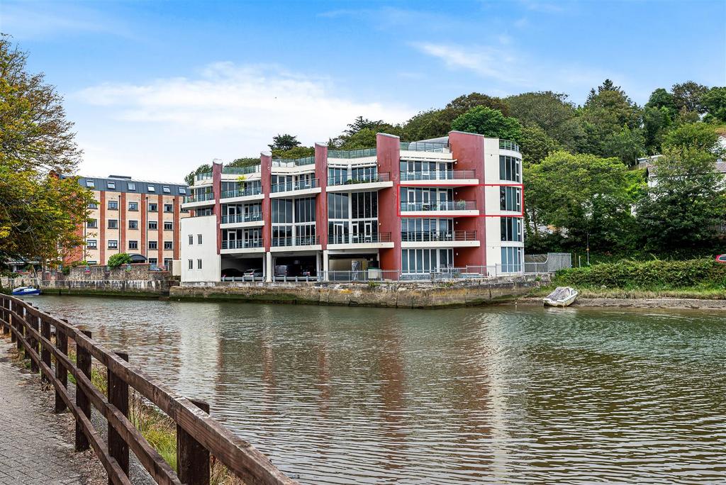 Malpas Road, Truro 3 bed apartment £380,000