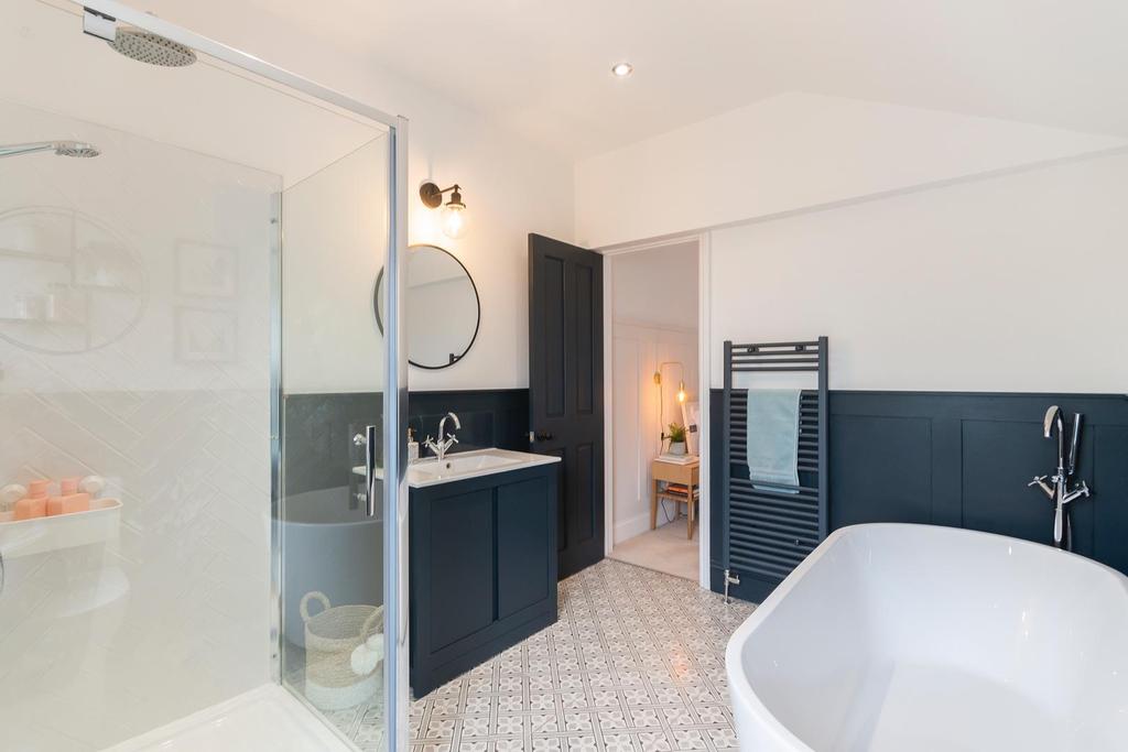 DAORYRUBMEP1 - Bathroom B.jpg