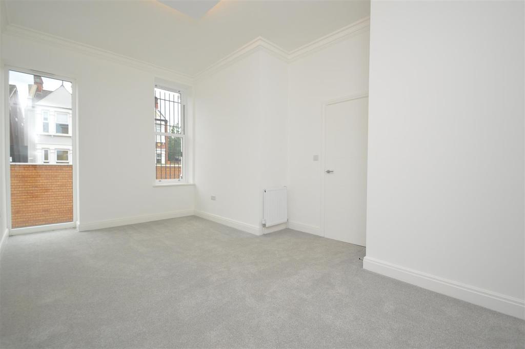 Flat 3, Tynemouth House, N15 4AT 1 bed flat £360,000