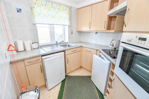 2 bedroom retirement property for sale, Tylers Ride, South Woodham Ferrers