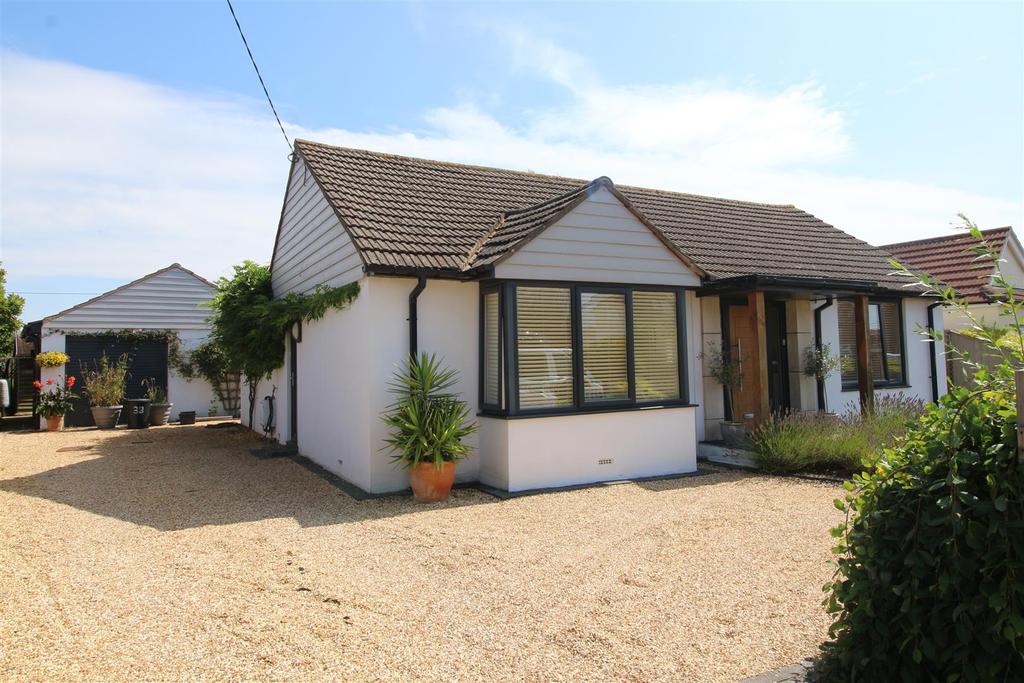 High Ridge Crescent, New Milton 3 bed detached bungalow £699,950
