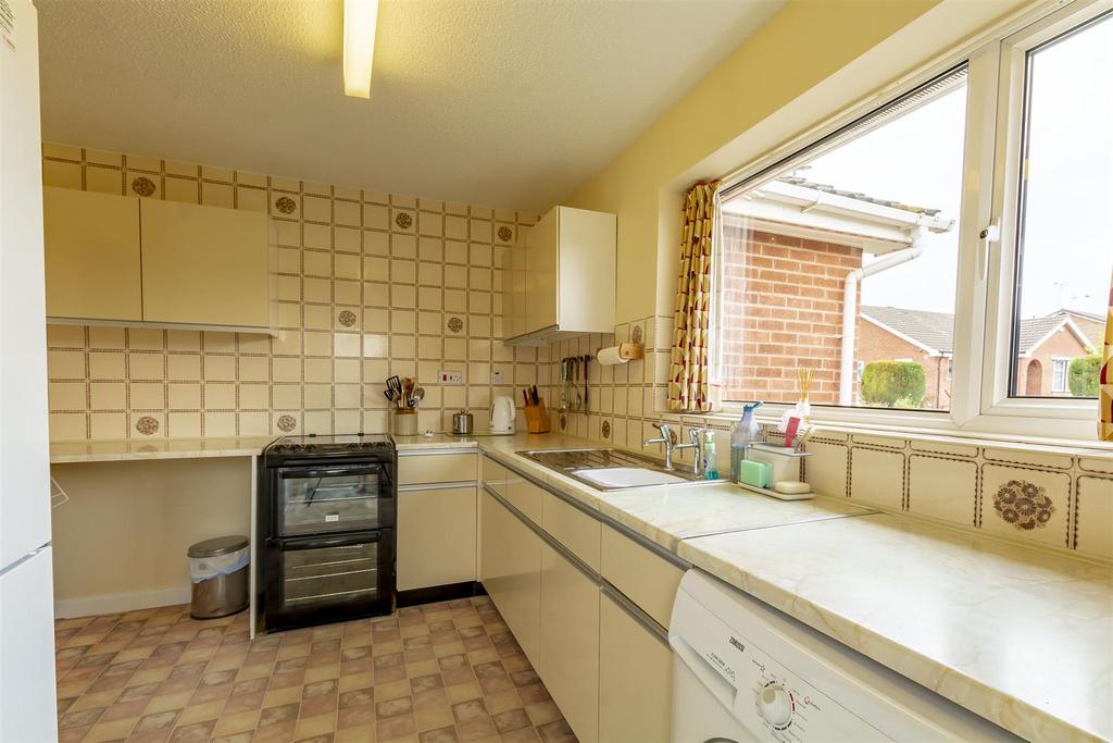 Kitchen (5)-HDR copy.jpg