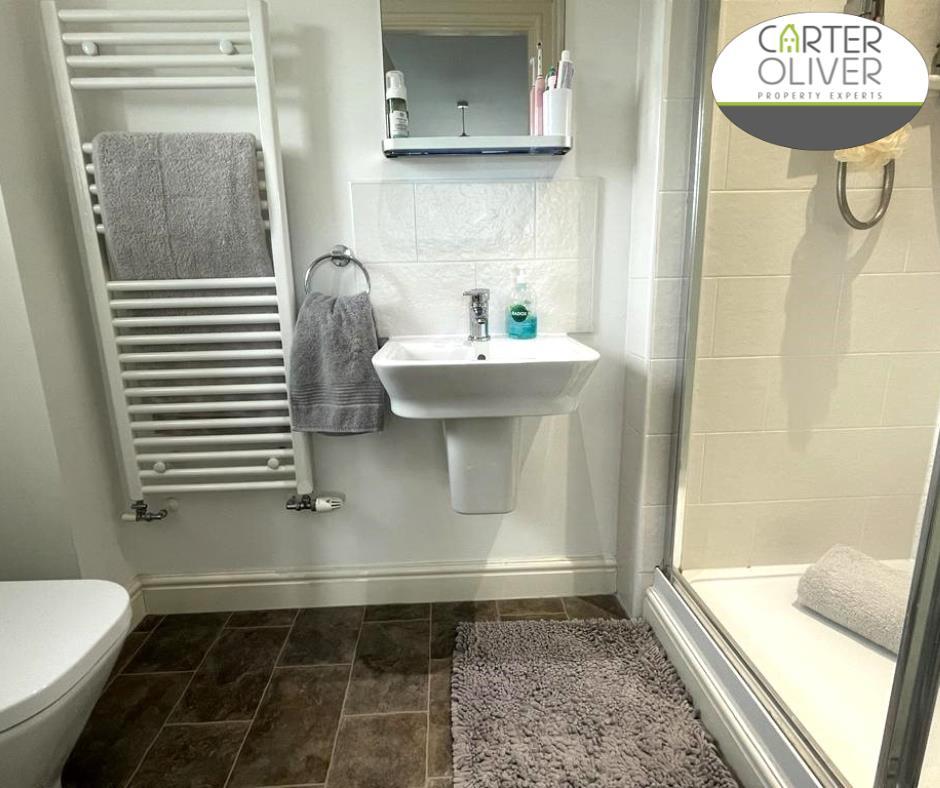 Bedroom 1 ensuite