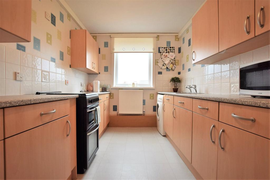 Carnforth Gardens, Gateshead, NE9 2 bed apartment £85,000