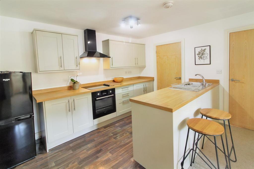 The Park, Kirkburton, Huddersfield 2 bed apartment for sale £110,000