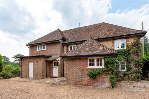 Huntons Hindhead Road, Hindhead, GU26 6BB