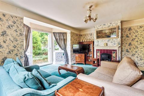 Huntons Hindhead Road, Hindhead, GU26 6BB