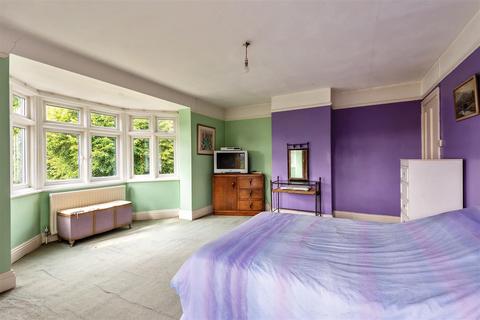 Huntons Hindhead Road, Hindhead, GU26 6BB