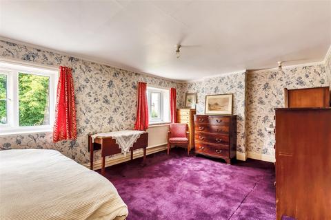 Huntons Hindhead Road, Hindhead, GU26 6BB