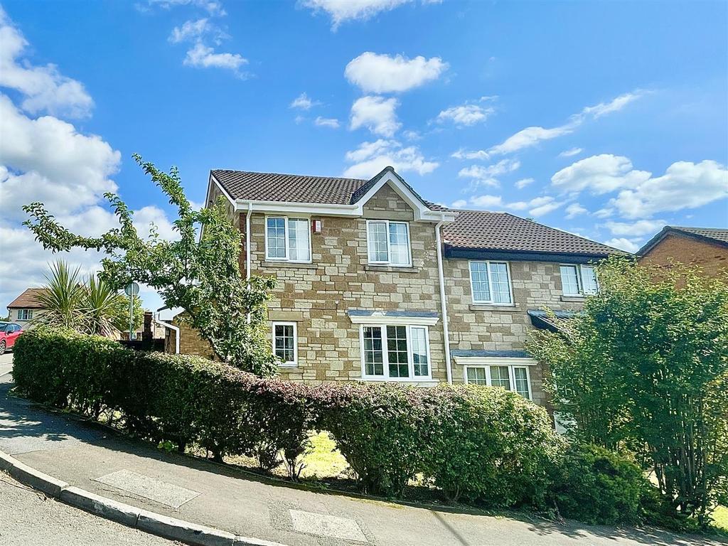 Llys Gwenci, Birchgrove, Swansea 3 bed semidetached house £185,000