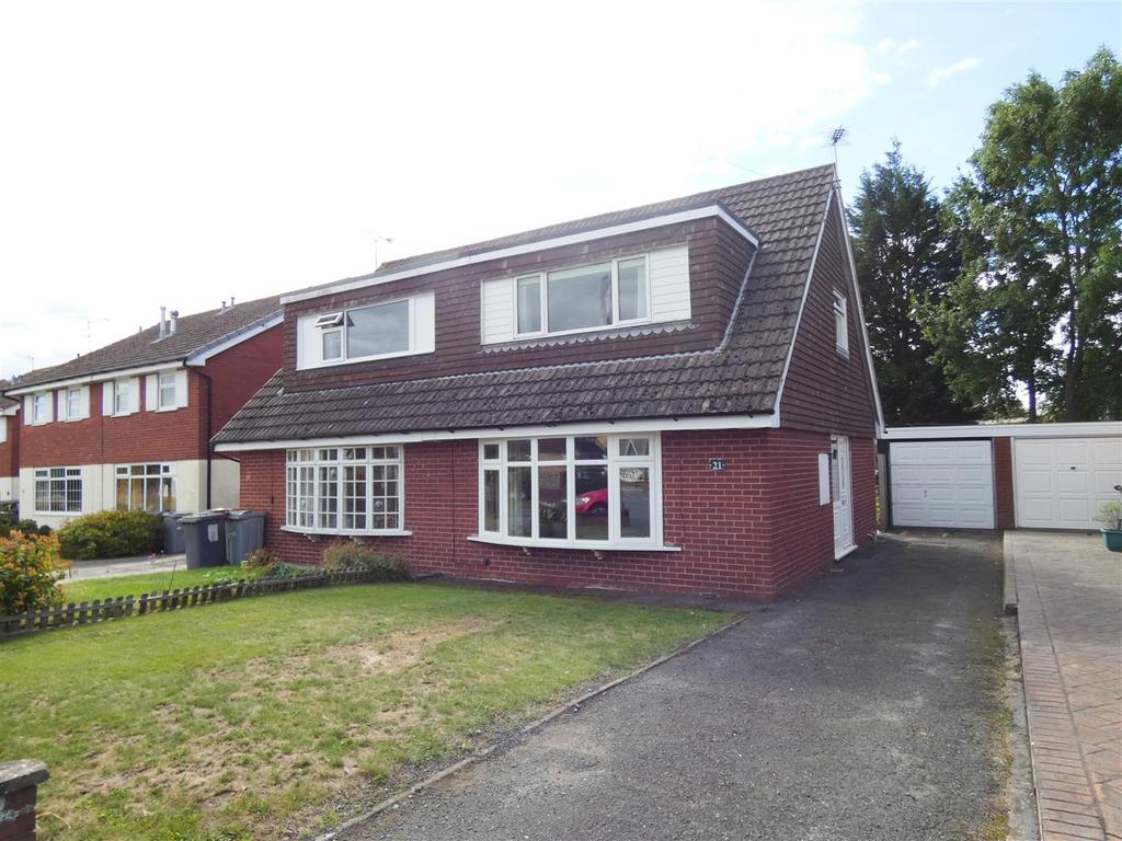 Cumbermere Drive, Sandbach 2 bed semidetached house £200,000