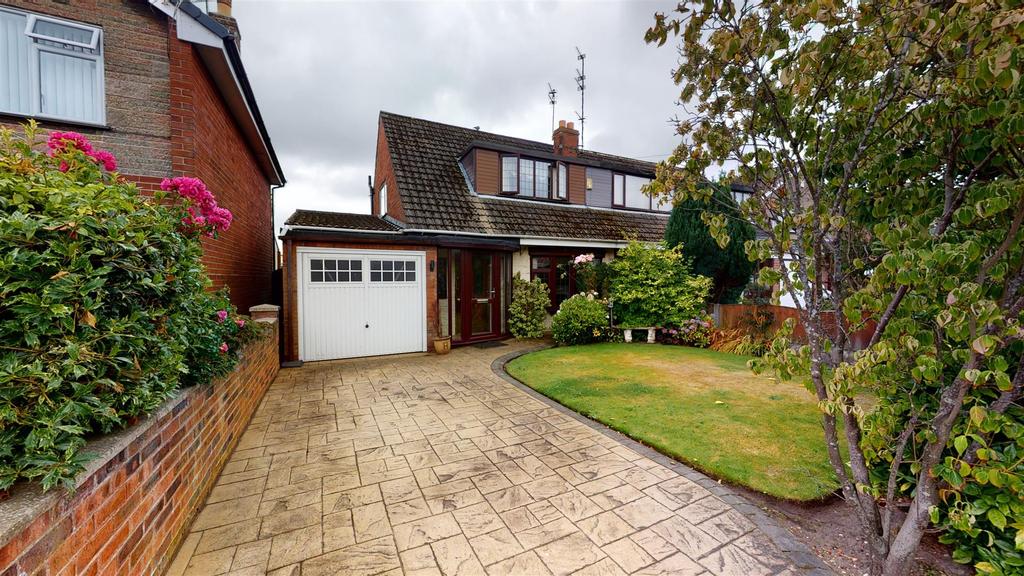 Rose Drive, Rainford, St. Helens WA11 8 2 bed semidetached bungalow