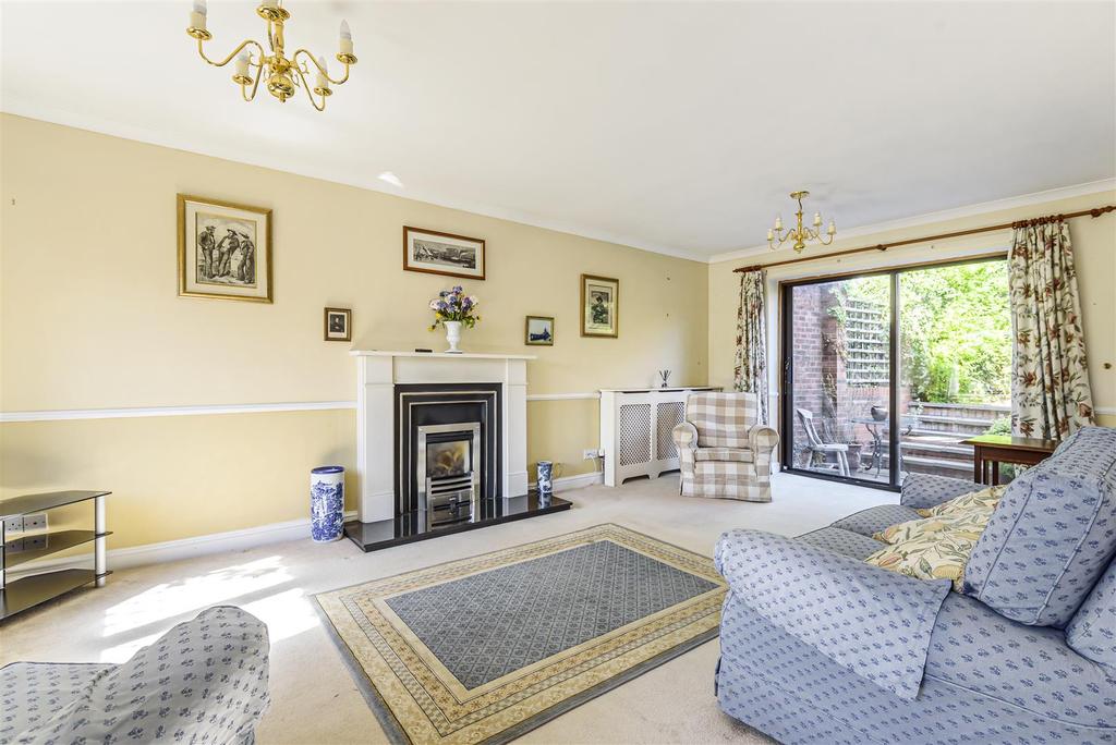 Glasses Mead 4 bed detached house £450,000