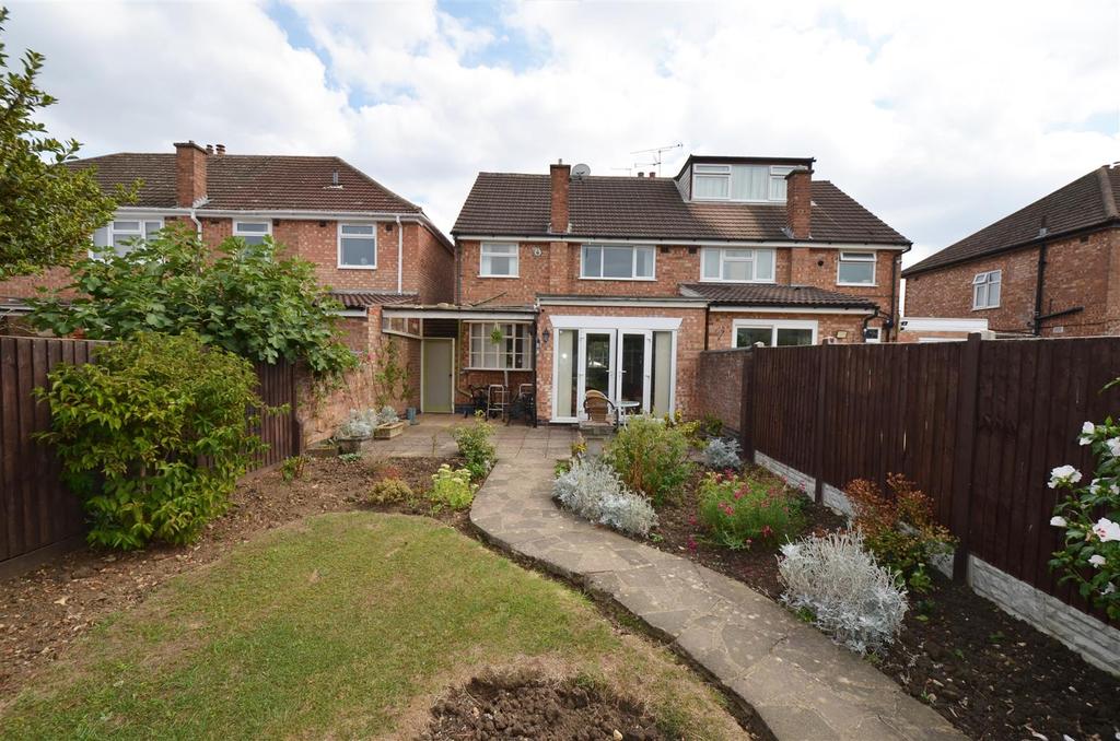 Heacham Drive, Leicester 3 bed semidetached house £260,000