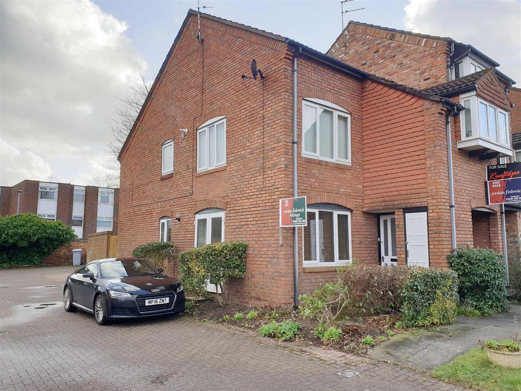 Kensington Court, WILMSLOW 2 bed apartment £995 pcm (£230 pw)