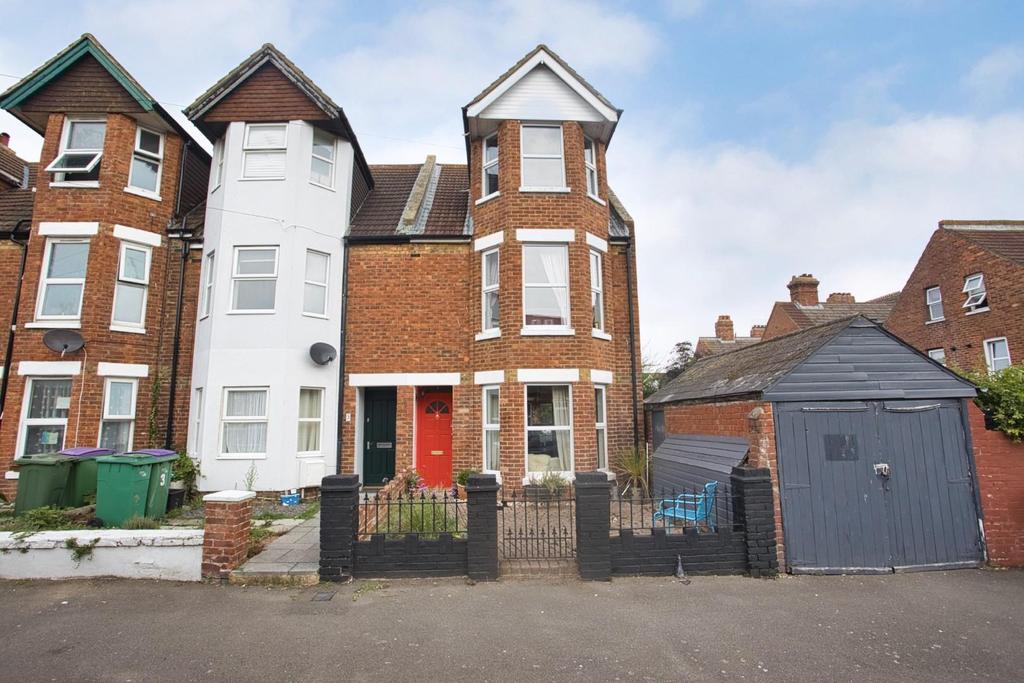Morehall Avenue, Folkestone 4 bed end of terrace house £400,000