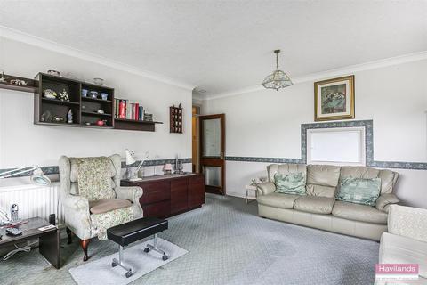 2 bedroom flat for sale - Village Road, Enfield EN1