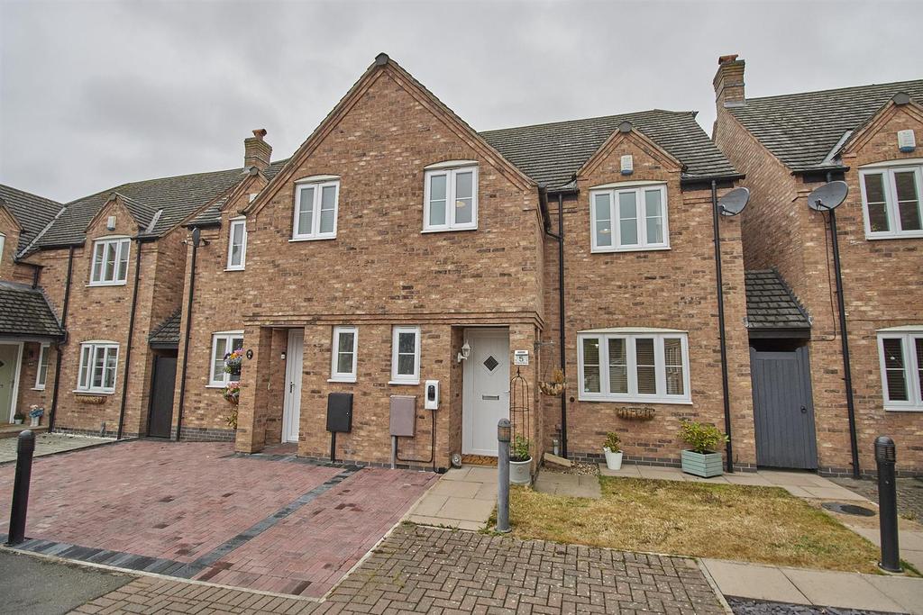 St. Marys Mews, Barwell 3 bed semidetached house £250,000
