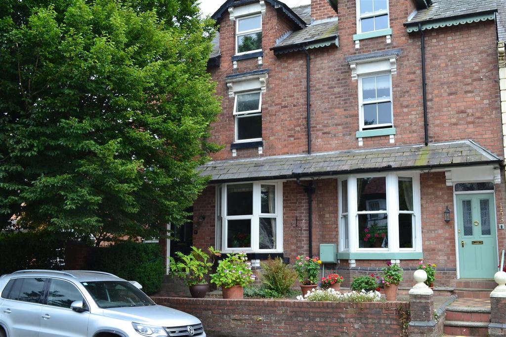 Bargates, Leominster 4 bed townhouse £360,000