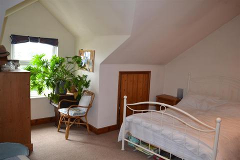 151 Bargates, Leominster, HR6 8QT
