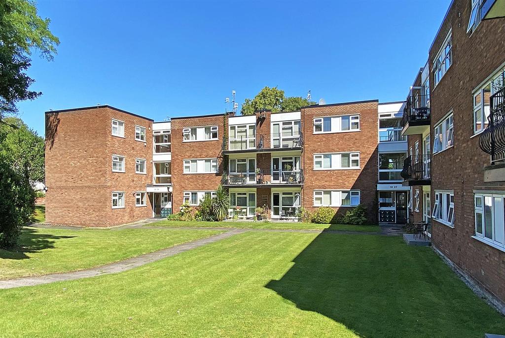 Townfield Gardens, Altrincham 2 bed apartment £230,000