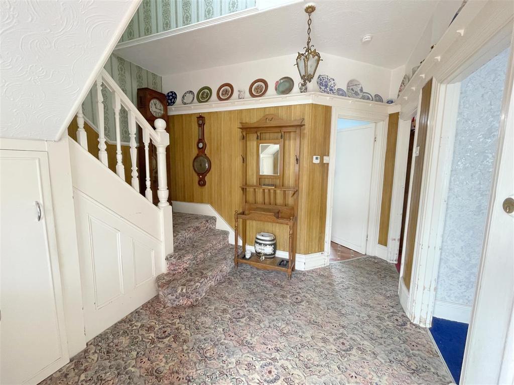 Cedar Road, Neath 3 bed semidetached house £249,950