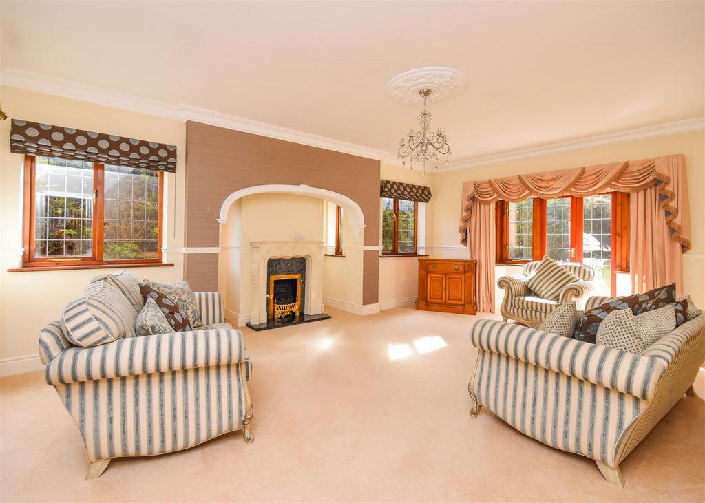 Keepers Lodge, Popes Lane, Tettenhall 4 bed detached house to rent £