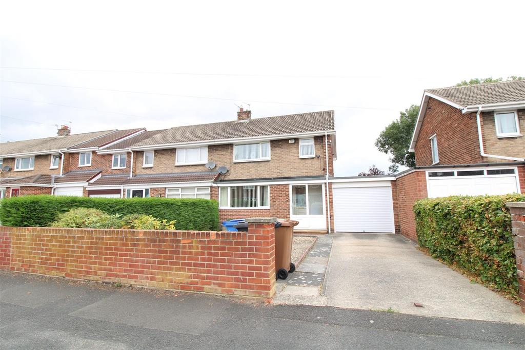 Thornhill Road, Ponteland, Newcastle Upon Tyne, Northumberland 3 bed semidetached house for