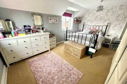 1 Badger Lane, Grange Park, Northampton, NN4 5DH