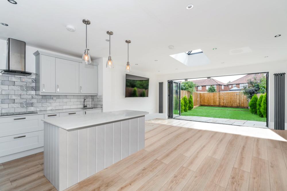 Heathcote Avenue, Hatfield, AL10 3 bed end of terrace house £2,300 pcm (£531 pw)