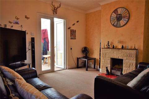 3 bedroom semi-detached house for sale - Finlay Road, Gloucester, Gloucestershire, GL4