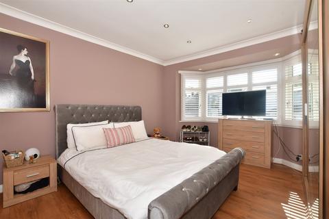 3 bedroom semi-detached house for sale - Love Lane, Woodford Green, Essex