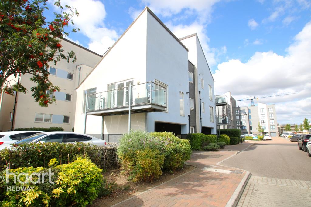 Redshank Road, St Marys Island 1 bed apartment £190,000