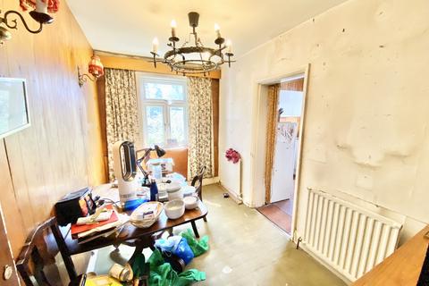 17 Redhill Drive, Edgware, HA8 5JL