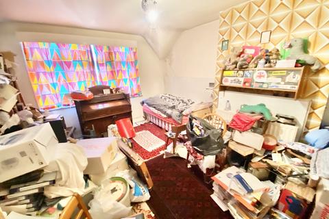 17 Redhill Drive, Edgware, HA8 5JL
