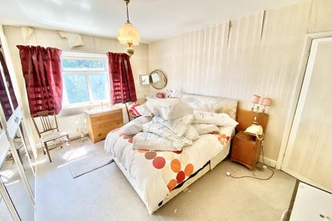 17 Redhill Drive, Edgware, HA8 5JL