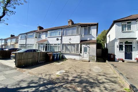 3 bedroom semi-detached house for sale, Constable Gardens, Queensbury, HA8