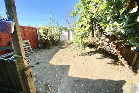 31 Constable Gardens, Edgware, HA8 5SF